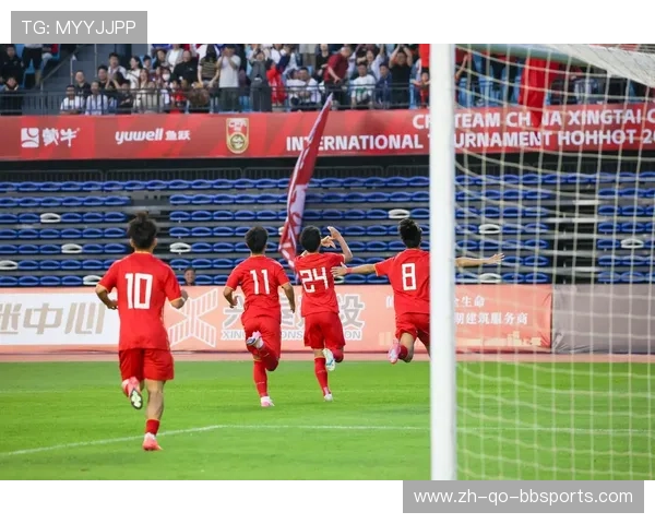 身份燃烧的竞技场：现代足球极端粉丝行为观察